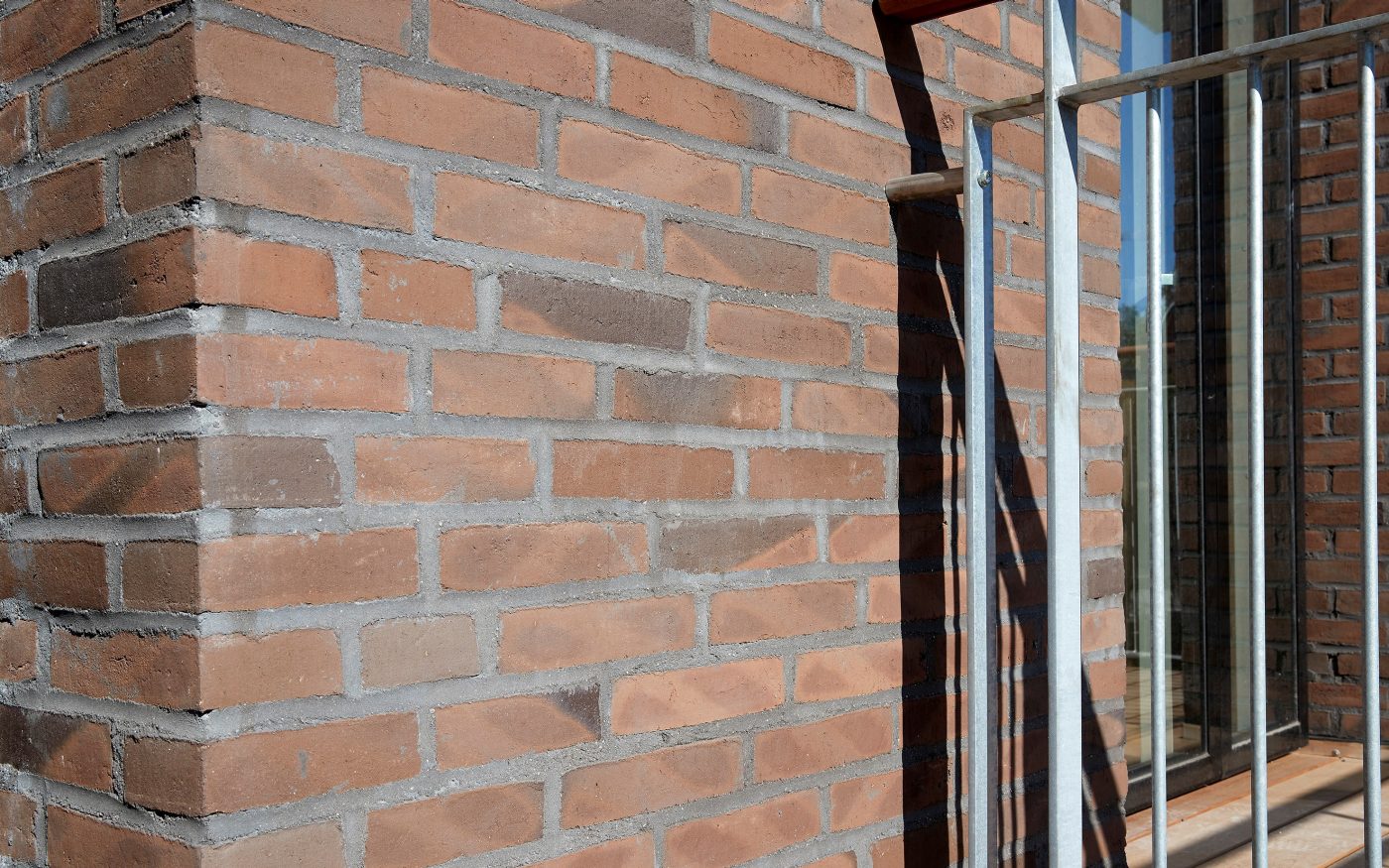 Apartment Building in Hilleroed, Facing Brick Brun Valmue