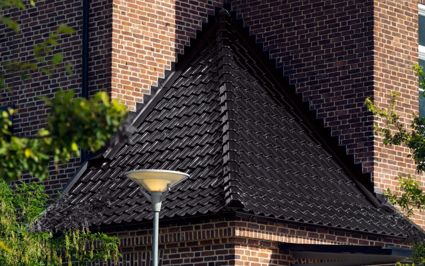 Hospital in Helsinborg, Roof, Cavus 14 Noble Black