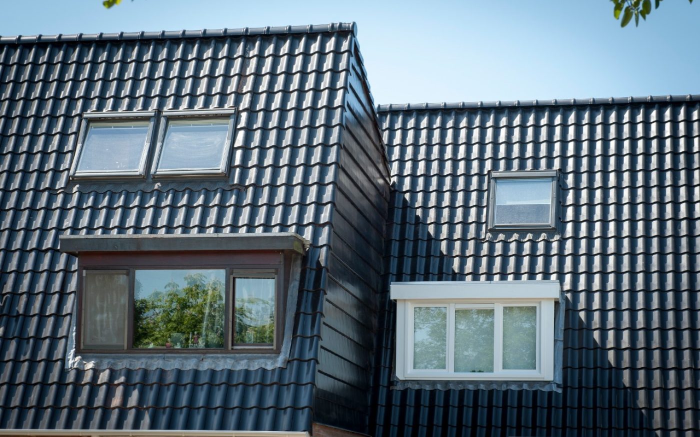 Madura Vulkaanzwart Edel-Engobe 755 | Renovation Enclosed Houses | Hoofddorp | Contractor: Metsel- en Timmerbedrijf Veldman, Jongbloed Onderhoudswerkzaamheden, Heerhugowaard | Client: Private