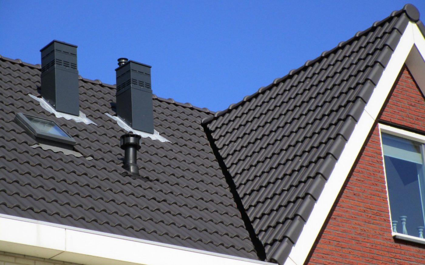 Modula Leikleur mat Engobe 703 | New Construction Enclosed Houses | Nieuwe Niedorp | Architect: Breddels Architecten, Heerhugowaard | Contractor: VBK, Schagen | Client: Woonwaard Kennemerland + Bouwfonds Ontwikkeling | Completion Date: 2013-01-01