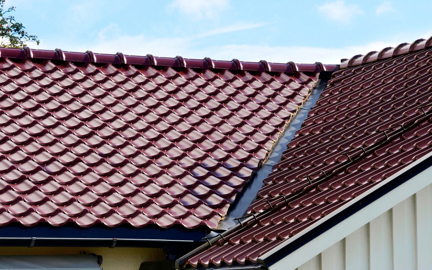 Singel House Roof in Fladie, Roof, VHV Matt Winered