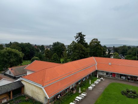 Takstein: P451 Naturrød | Frogner Hovedgård, Norway