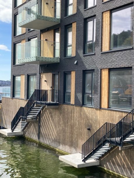 Brick: Pellava - Iltarusko Retro - Kaakaonruskea Retro - Superwhite Retro | Kanalbyen, Norway