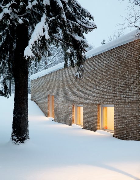 Teglstein - Bronsgroen - Tanum Menighedscenter, Norge