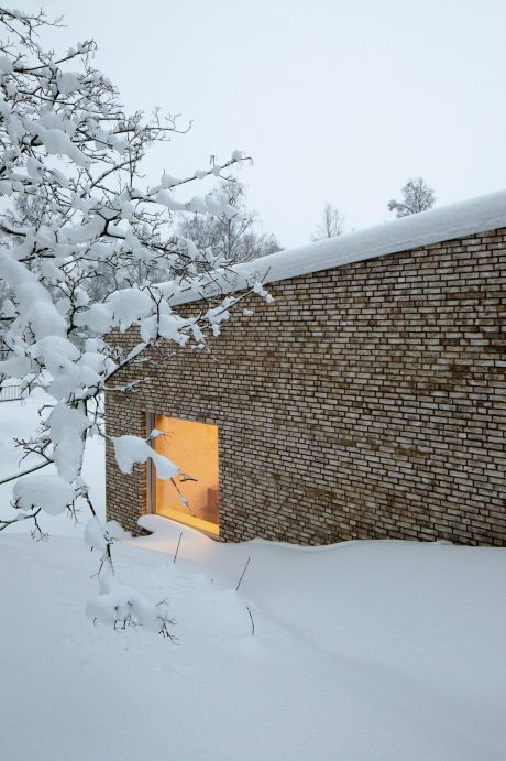 Teglstein - Bronsgroen - Tanum Menighedscenter, Norge