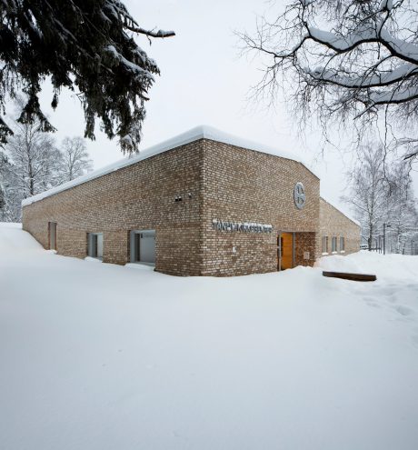 Teglstein - Bronsgroen - Tanum Menighedscenter, Norge