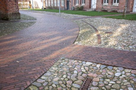 Belægningstegl: Auxo getrommelt | Kristkirken, Tønder