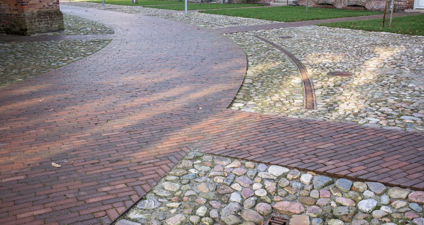 Belægningstegl: Auxo getrommelt | Kristkirken, Tønder