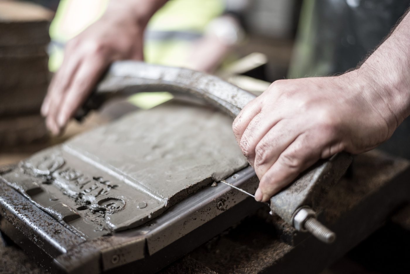 Manuelle Dachziegel Produktion