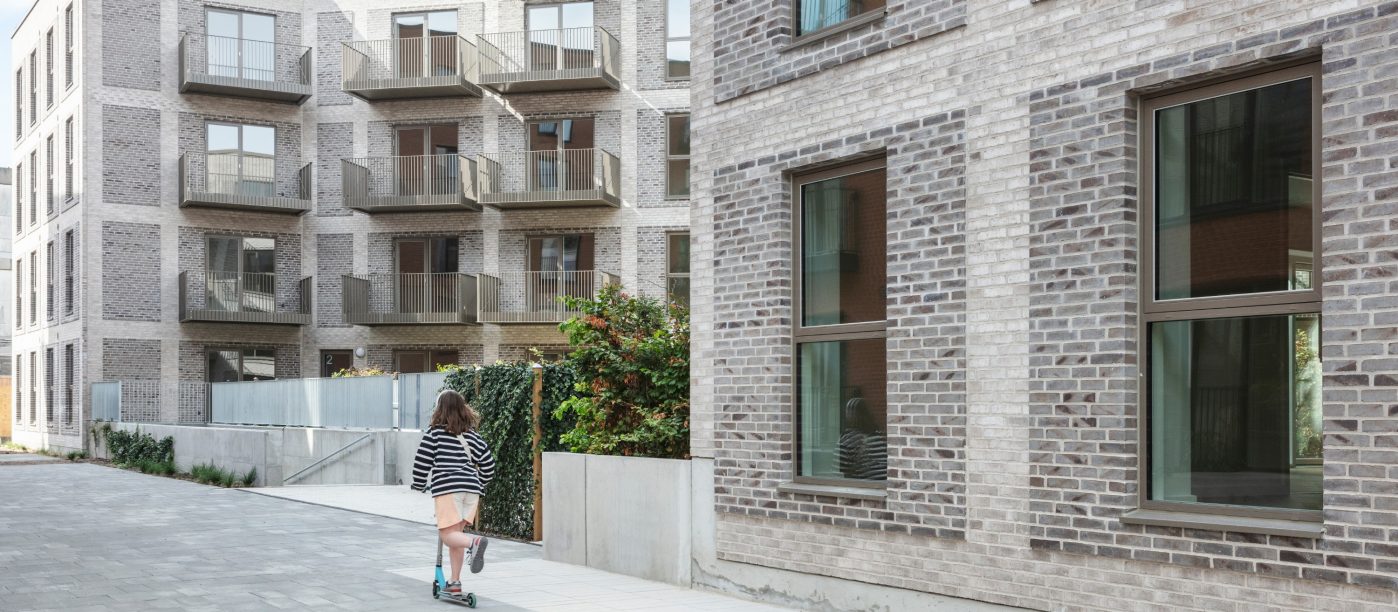 Teglstein: EW0450 Jern - EW0449 Kul - EW0447 Flint | Bellakvarteret, Danmark