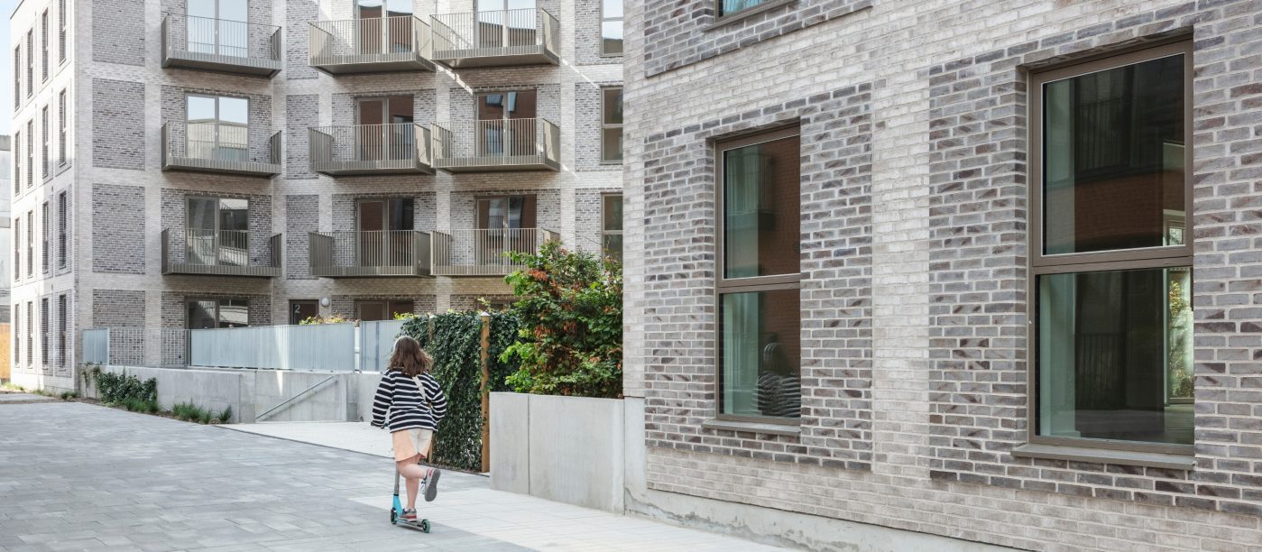 Teglstein: EW0450 Jern - EW0449 Kul - EW0447 Flint | Bellakvarteret, Danmark