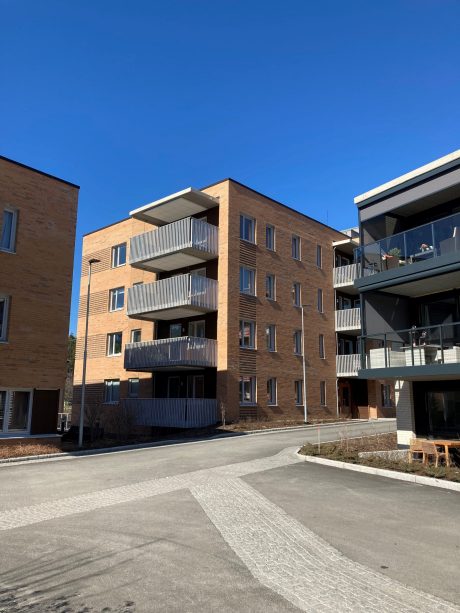 Bricks: Tuohi Retro - Grafiitinmusta Retro - Elignia Betula - Linnaeus Quercus - Cienna - Pagus Grijszwart - Forum Cromo - Agora Grafietzwart | Myrvoll Stasjon, Norway