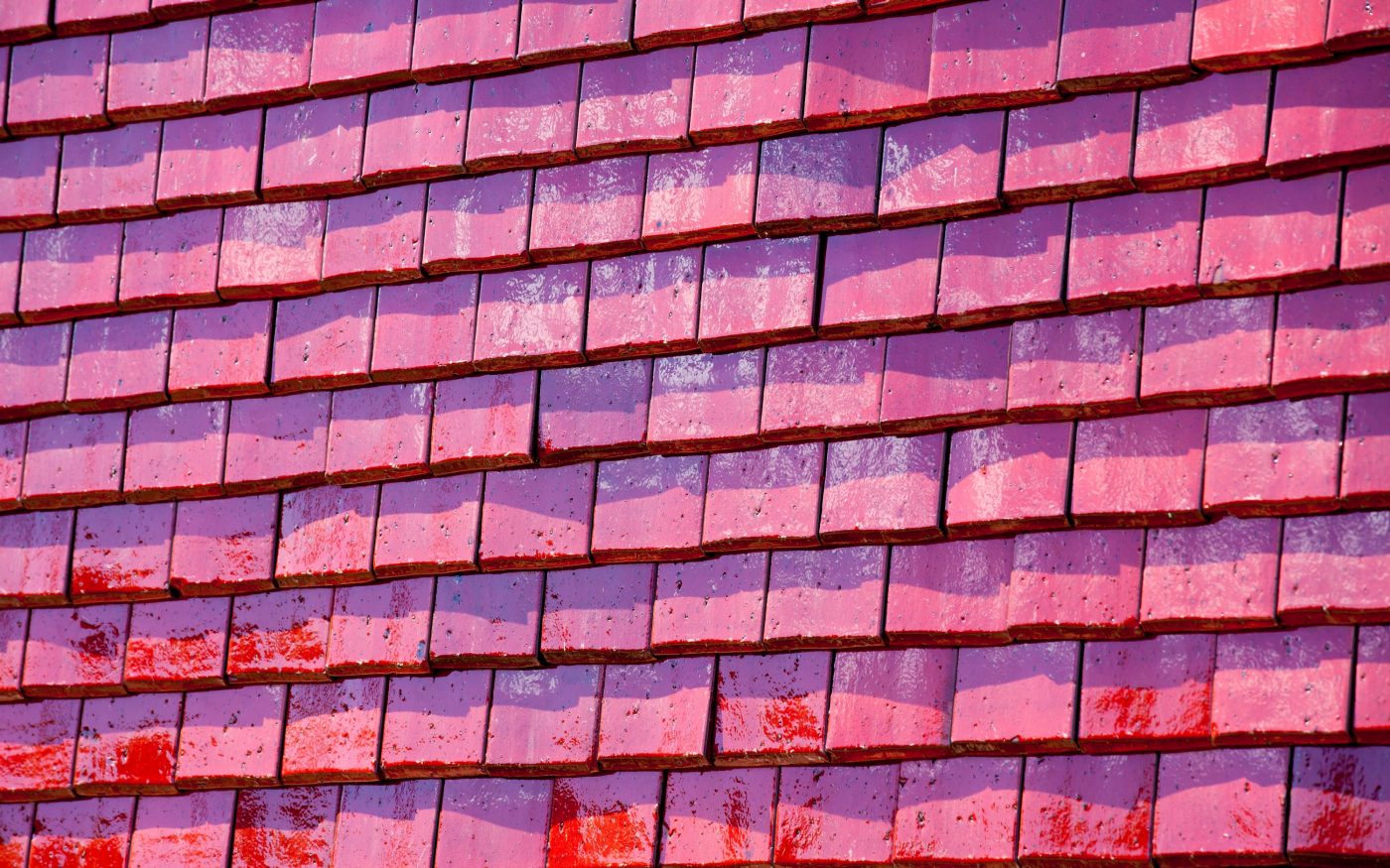 Housing complex classified as one of UNESCO's World Heritage Sites. Area : 14673 m2. Cost : 9,2 M € HT. Award winner : Prix du jury au concours d'architecture Bas Carbone EDF and Prix Architecture Bâtiment tertiaire. 62700 BRUAY-LA-BUSSIERE. Tile Koramic Aléonard Emaillée Rubis. Siding and roof's implementation.