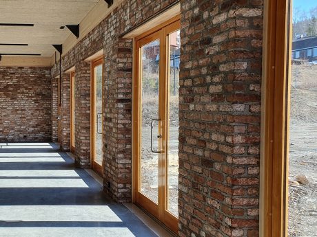 Teglstein: Belle Epoque de namur | Postbilgarasjen, Lillehammer