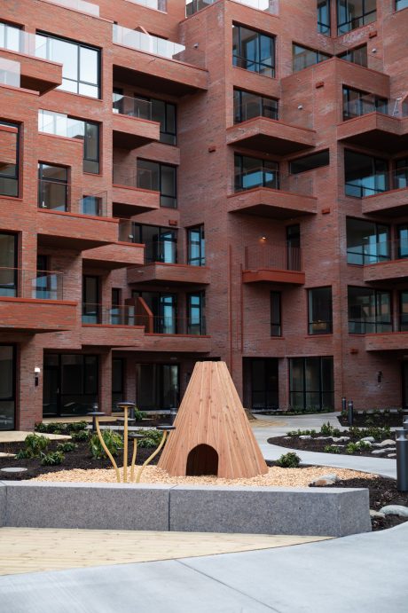 Teglstein: Elignia Robinia (Linnaeus Robinia) | Ankeret, Havneparken i Sandnes