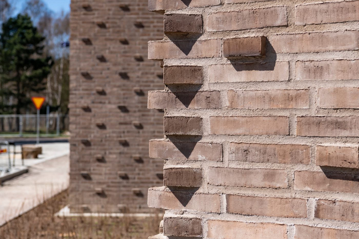 Teglstein: EW0109 Hvid Marmor - EW0447 Flint - EW0454 Sort Onyx - EW0465 Rød nuancered | Saftstationen, Sverige