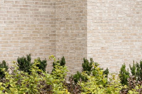 Teglstein: EW0454 Sort Onyx - EW0451 Staal - EW0109 Hvid Marmo | Kulås Hage; Norge