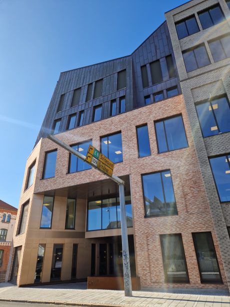 Bricks: EW2294 Terracotta Coal - EW2284 Terracotta - Grijs Gesinterd - EW0112 Brun Valmue - Bronsgroen - Morado | Kvartal 273, Norway