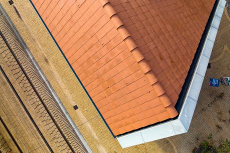 Takstein - Datura Naturrød - Oluf Bagers Plads, Danmark