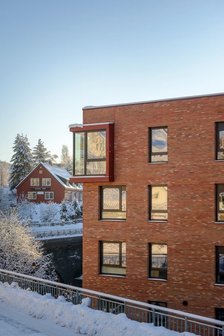 Teglstein: Bronsgroen - Elignia Betula Pendula | Mesnakvartalet, Lillehammer