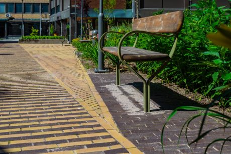 Brick: EW2783 Royal Night | Pavers: Euroton Brons Wasserstricht - Gala Wasserstricht - Incana Wasserstricht Argenti | Kverndalen