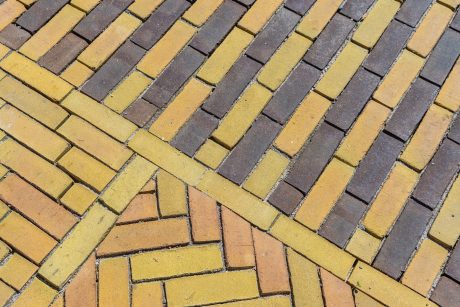 Brick: EW2783 Royal Night | Pavers: Euroton Brons Wasserstricht - Gala Wasserstricht - Incana Wasserstricht Argenti | Kverndalen