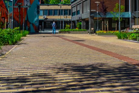 Brick: EW2783 Royal Night | Pavers: Euroton Brons Wasserstricht - Gala Wasserstricht - Incana Wasserstricht Argenti | Kverndalen