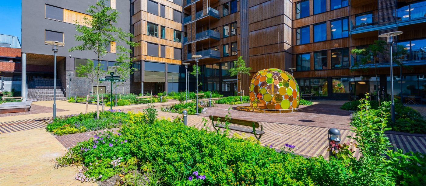 Brick: EW2783 Royal Night | Pavers: Euroton Brons Wasserstricht - Gala Wasserstricht - Incana Wasserstricht Argenti | Kverndalen