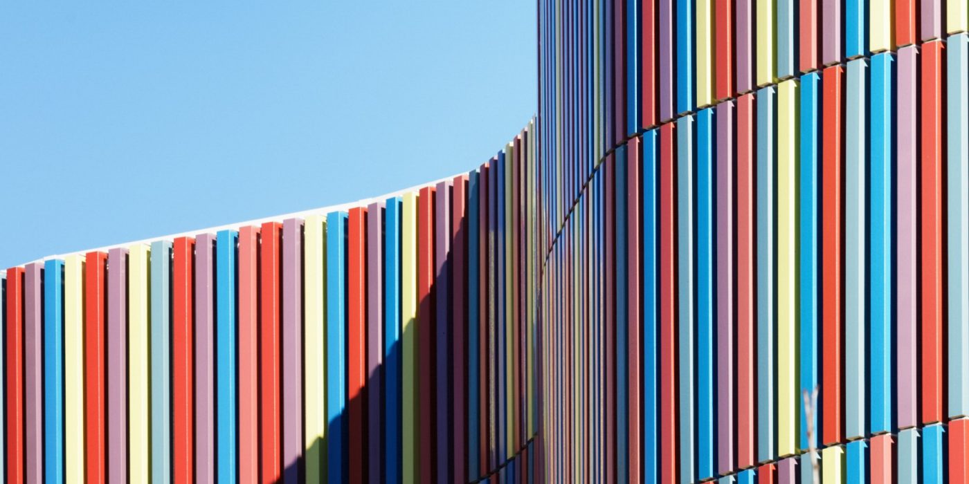 Preschool of 1325 m2 and High Environmental Quality building. Ecole maternelle Simone Veil, 1 rue Nelson Mandela 94390 VILLIERS SUR MARNE. Panels Argeton Barro 50 x 50 Emaillé Rouge, Bleu clair, Jaune, Lilas, Rose.