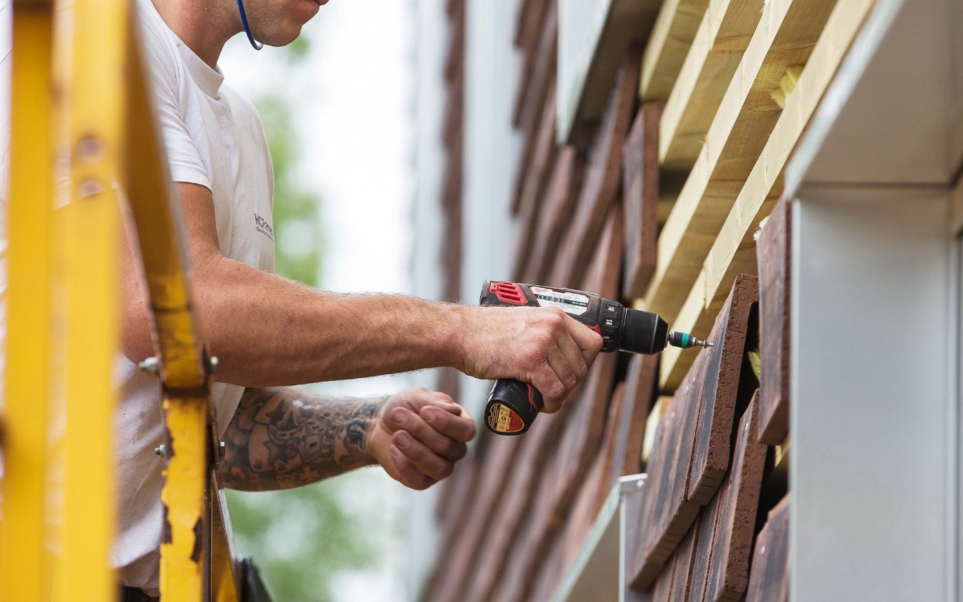 Installation of Urban Cladding Tiles at Margretheholmen - Holmen