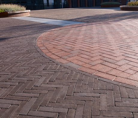 Renovation Europe square, Rijssen | Pavers: Porto WF, Auratond and the Westfalen KK (project specific) | Client: Township Rijssen-Holten | Contractor: Reko Raalte | Realization: 2018