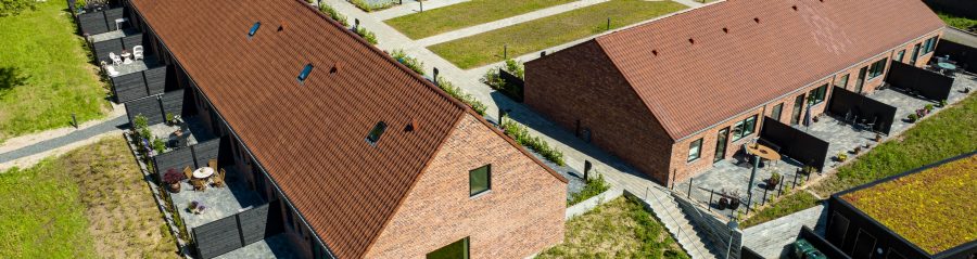 Teglstein - tagstein: EW3255 - Sinus | Agttrup Gårdhuse, Danmark