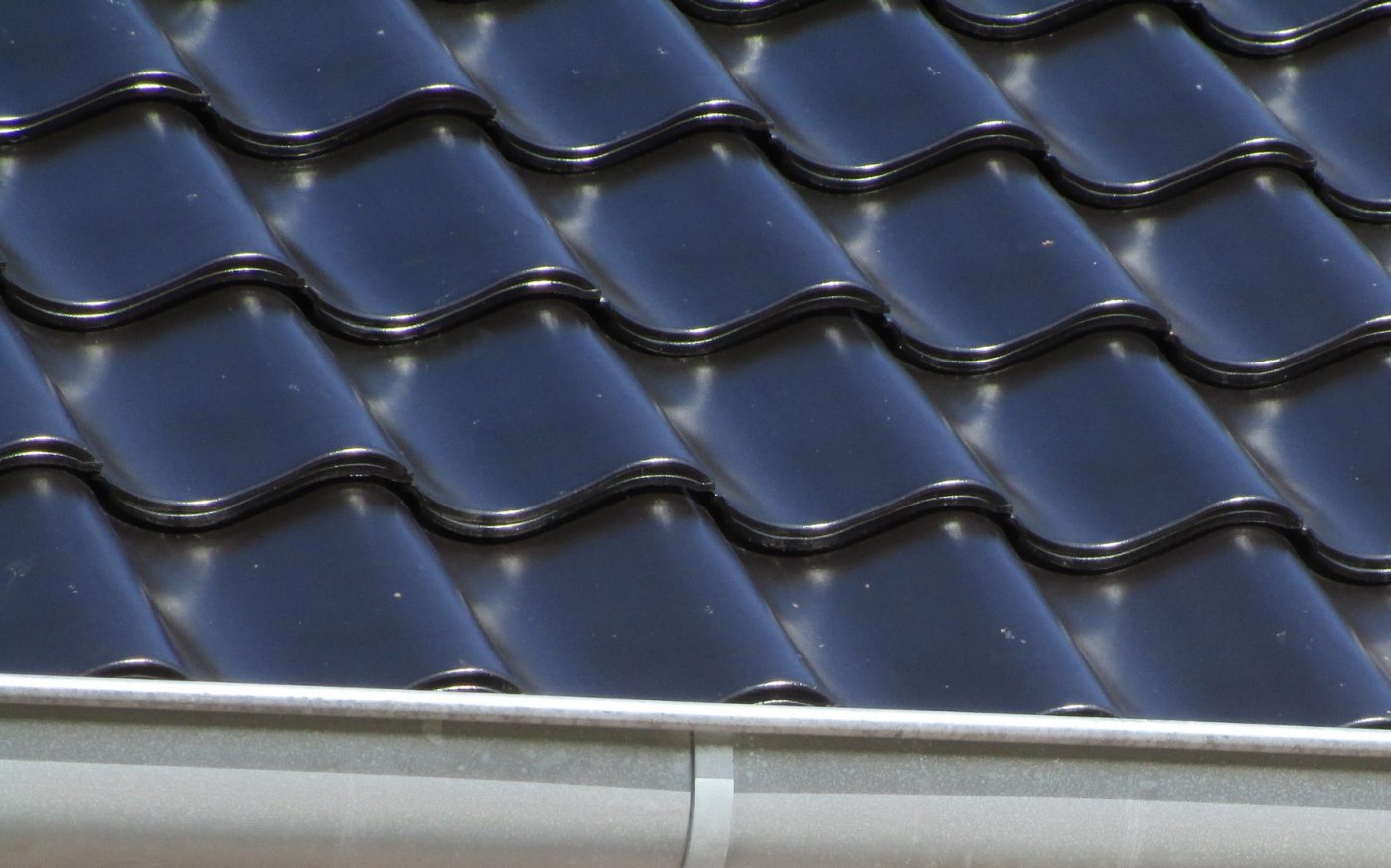 Roof: Madura Zwart Edel Engobe and Madura Roodbruin Engobe | Bricks: Akelei HV WF, Edelstenen-serie Kwarts, HV WF, Edelstenen-serie Rutiel and Topaas WS WF | New Construction Enclosed Houses and Apartments | Brinkhorst, Moordrecht | Architect: LSWA, Oirschot & Kuipers Compagnons, Rotterdam | Contractor: De Vries en Verburg, Stolwijk & Van Erk, Bergmambacht | Roofers: Kooij, Bilthoven | Client: BPD, Delft