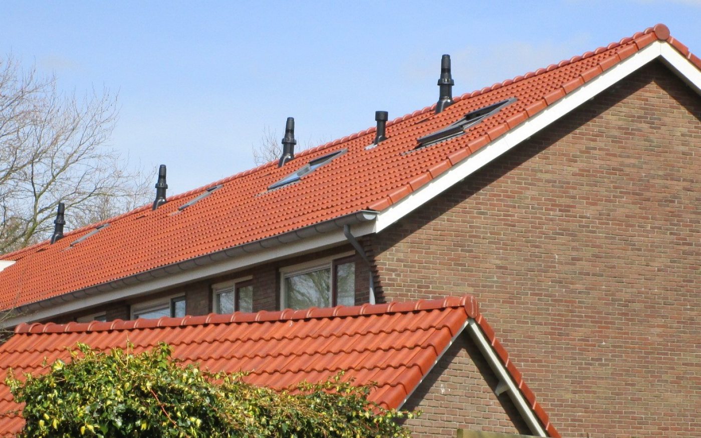 Modula Gewolkt Engobe 875 | New Roof Half - Open and Enclosed Houses | Bestevaer en Prinses Irenestraat, Huizen | Contractor: Mens, Zeist | Client: Alliantie, Huizen | Completion Date: 2014-01-01