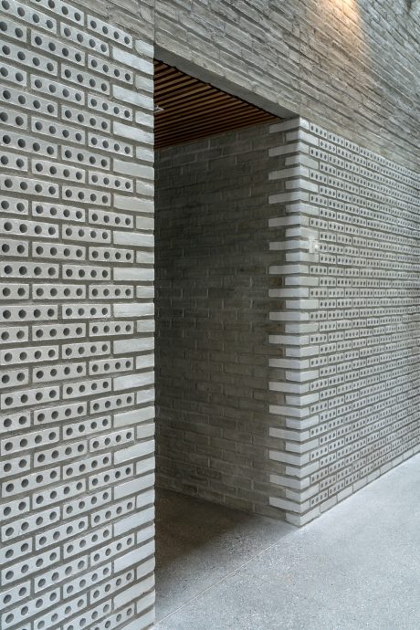 Teglstein - EW0109 Hvid Marmor - EW0112 Brun Valmue - Spikkestad Kirke