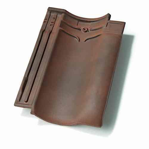 Single product shot of a Vlaamse Pan 401 Rustiek roof tile